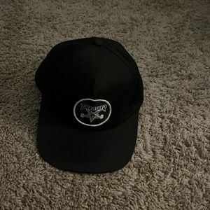 Black and white thrasher hat